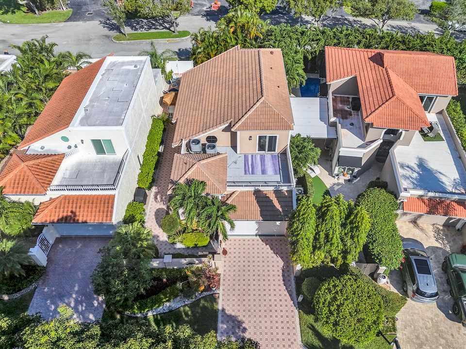 For Sale: $1,189,000 (3 beds, 2 baths, 2038 Square Feet)