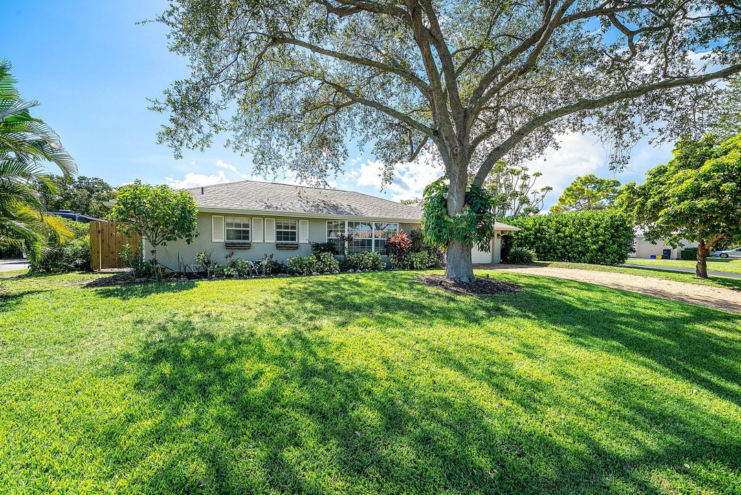 Active With Contract: $935,000 (4 beds, 4 baths, 3151 Square Feet)