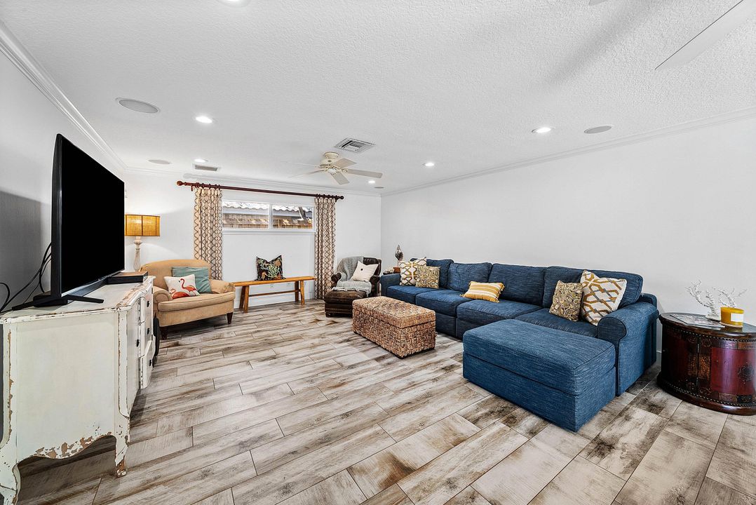 Active With Contract: $935,000 (4 beds, 4 baths, 3151 Square Feet)