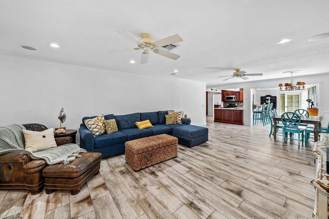 Active With Contract: $935,000 (4 beds, 4 baths, 3151 Square Feet)