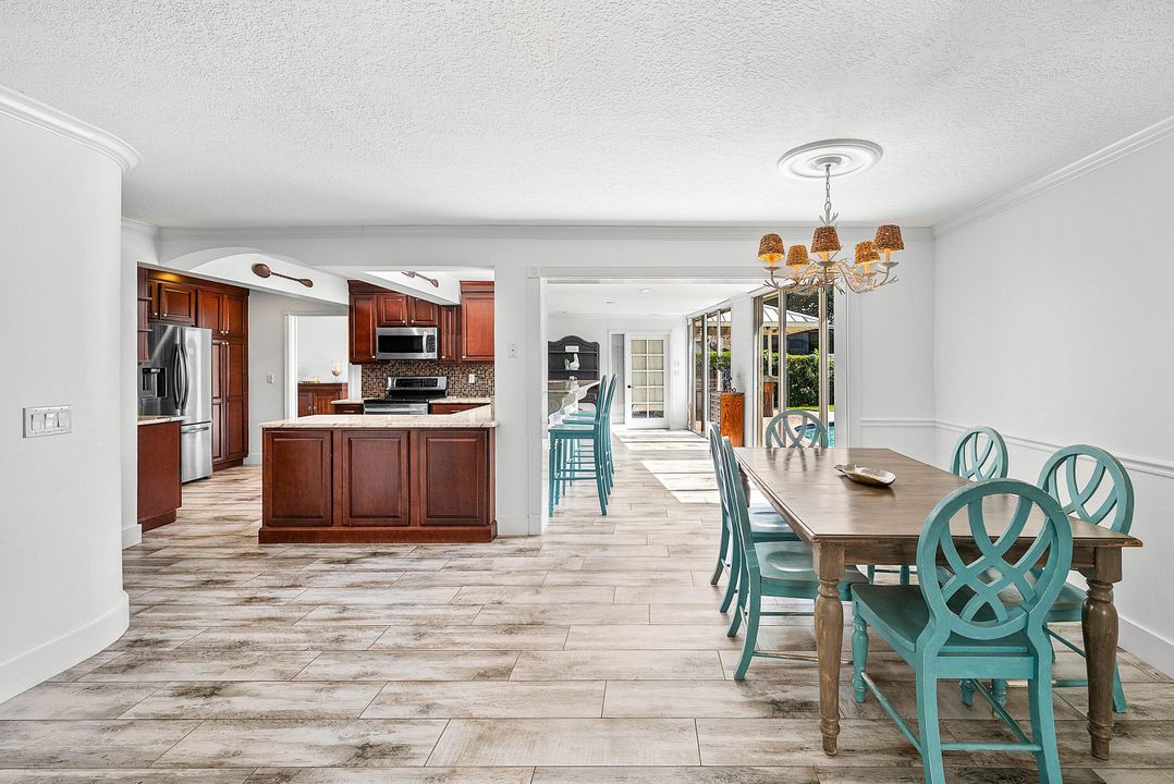 Active With Contract: $935,000 (4 beds, 4 baths, 3151 Square Feet)