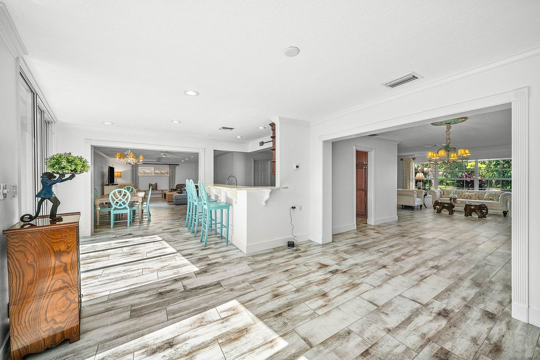 Active With Contract: $935,000 (4 beds, 4 baths, 3151 Square Feet)