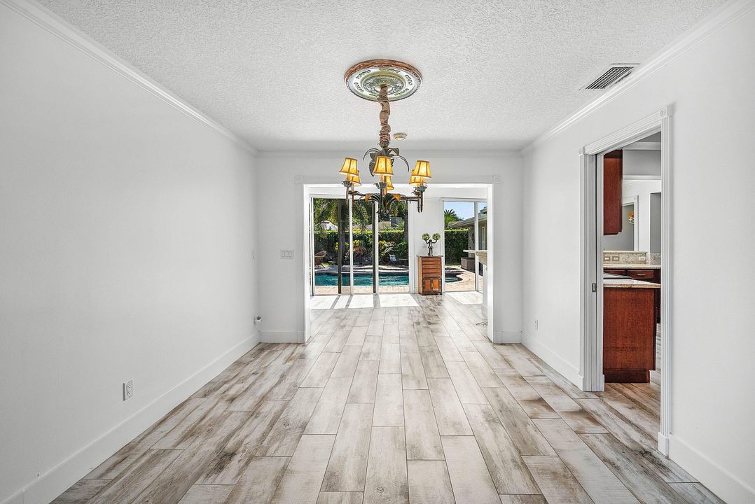 Active With Contract: $935,000 (4 beds, 4 baths, 3151 Square Feet)