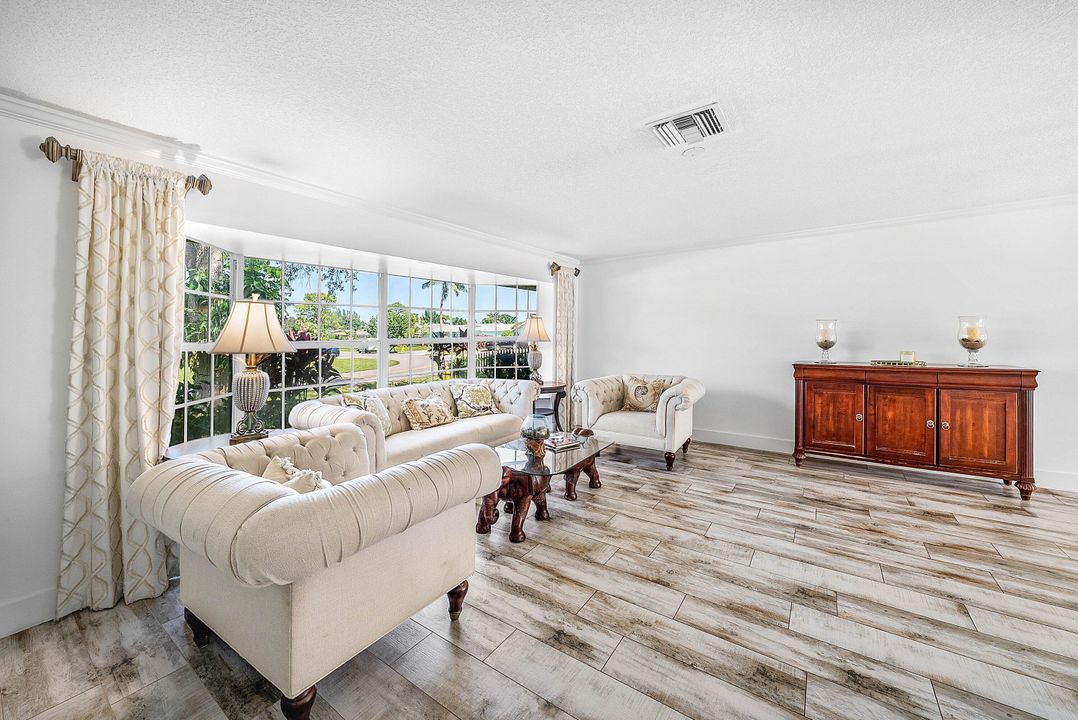 Active With Contract: $935,000 (4 beds, 4 baths, 3151 Square Feet)