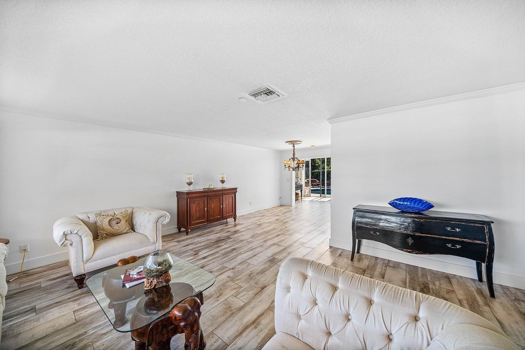 Active With Contract: $935,000 (4 beds, 4 baths, 3151 Square Feet)