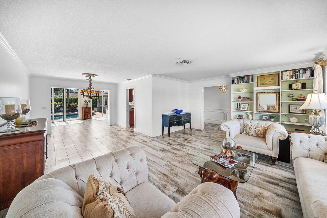 Active With Contract: $935,000 (4 beds, 4 baths, 3151 Square Feet)