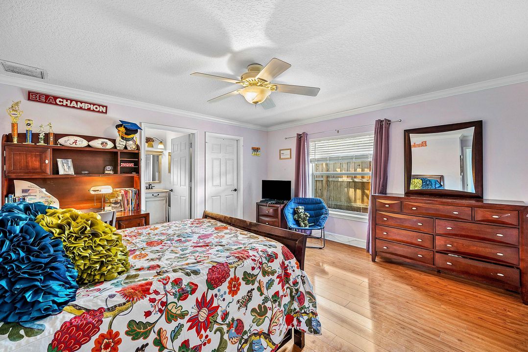 Active With Contract: $935,000 (4 beds, 4 baths, 3151 Square Feet)