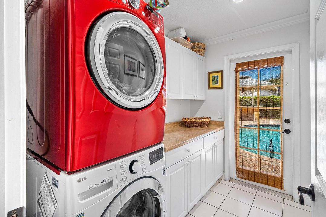 Active With Contract: $935,000 (4 beds, 4 baths, 3151 Square Feet)