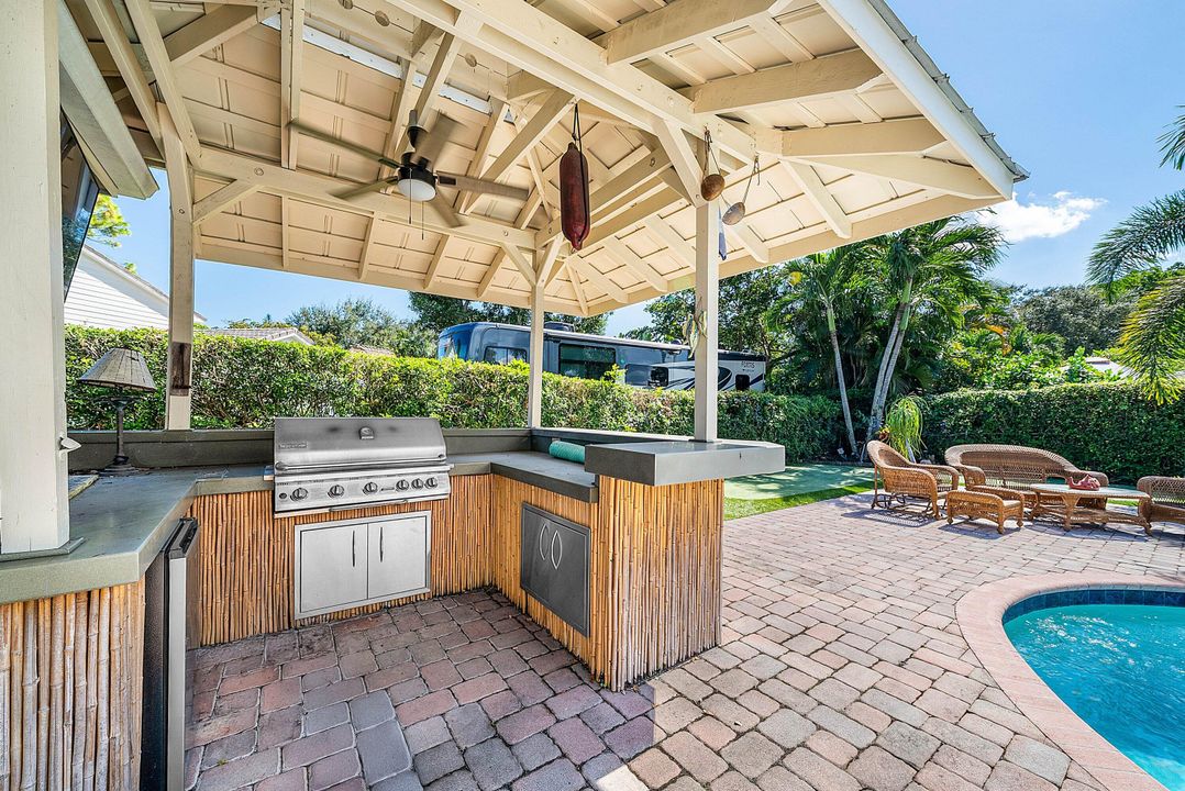 Active With Contract: $935,000 (4 beds, 4 baths, 3151 Square Feet)