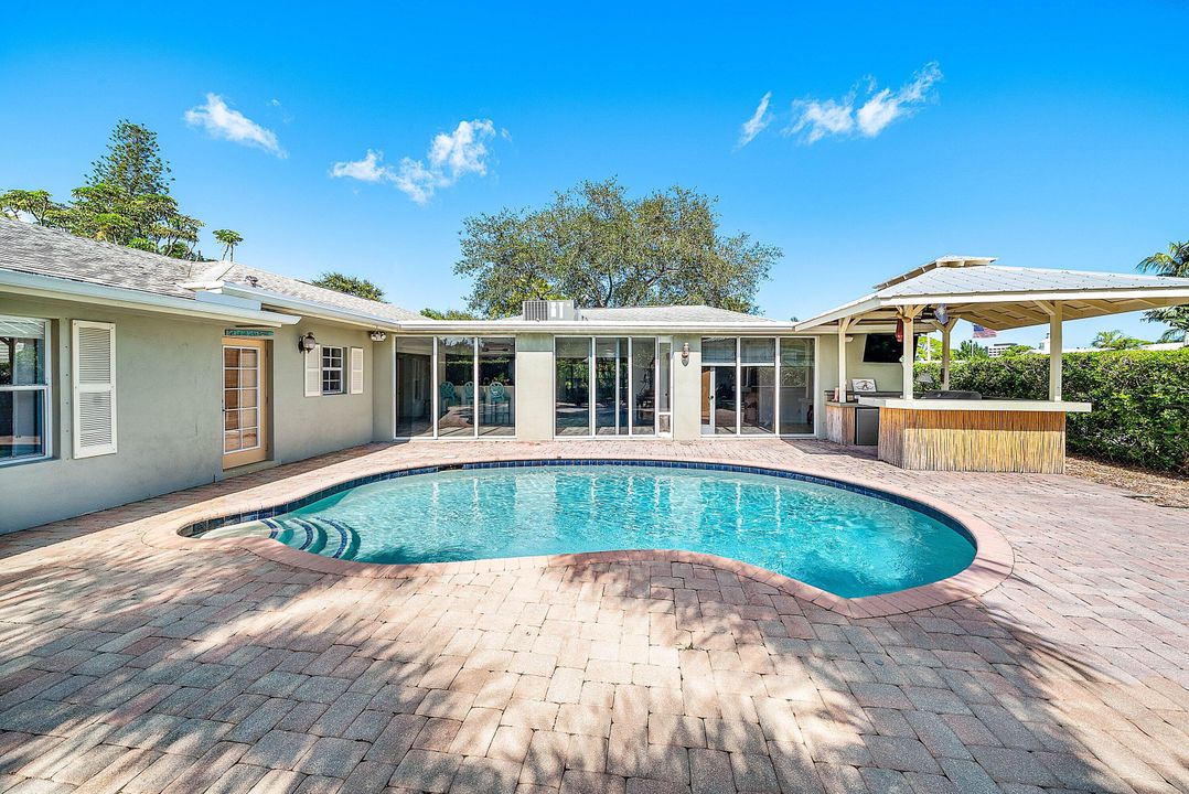 Active With Contract: $935,000 (4 beds, 4 baths, 3151 Square Feet)