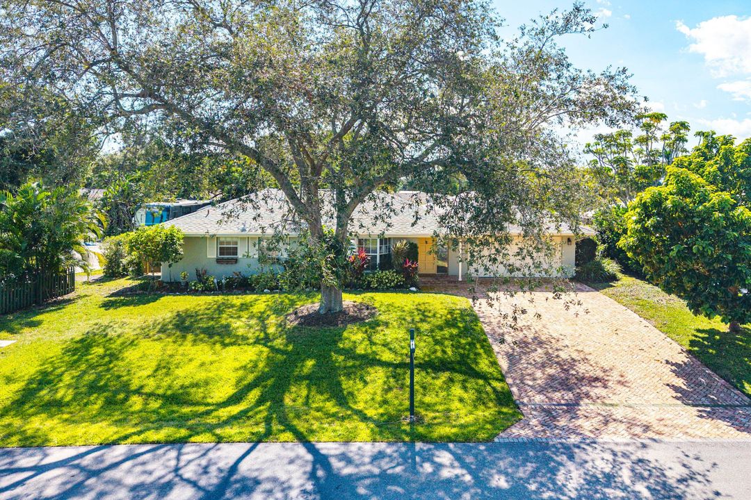 Active With Contract: $935,000 (4 beds, 4 baths, 3151 Square Feet)