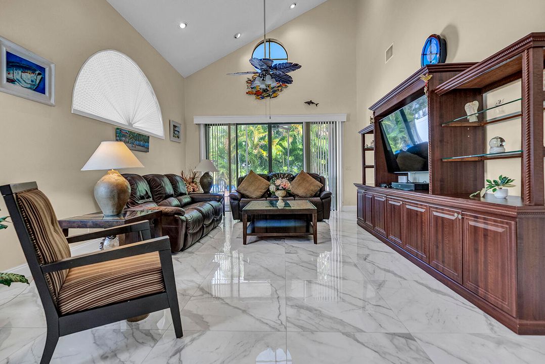 For Sale: $1,189,000 (3 beds, 2 baths, 2038 Square Feet)