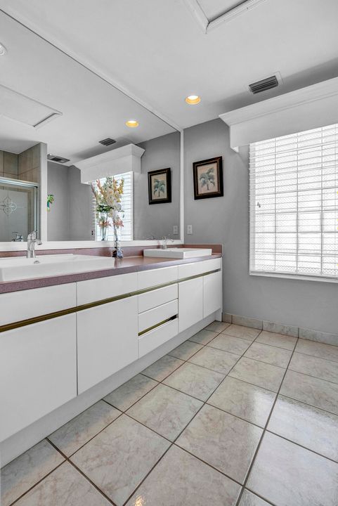 For Sale: $1,189,000 (3 beds, 2 baths, 2038 Square Feet)