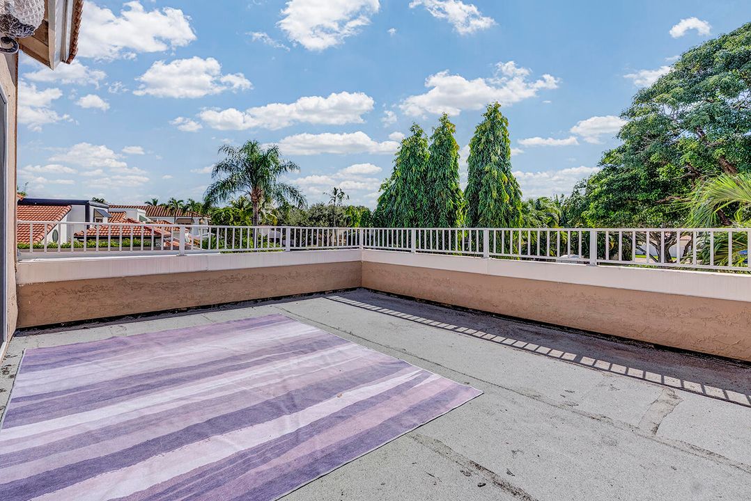 For Sale: $1,189,000 (3 beds, 2 baths, 2038 Square Feet)