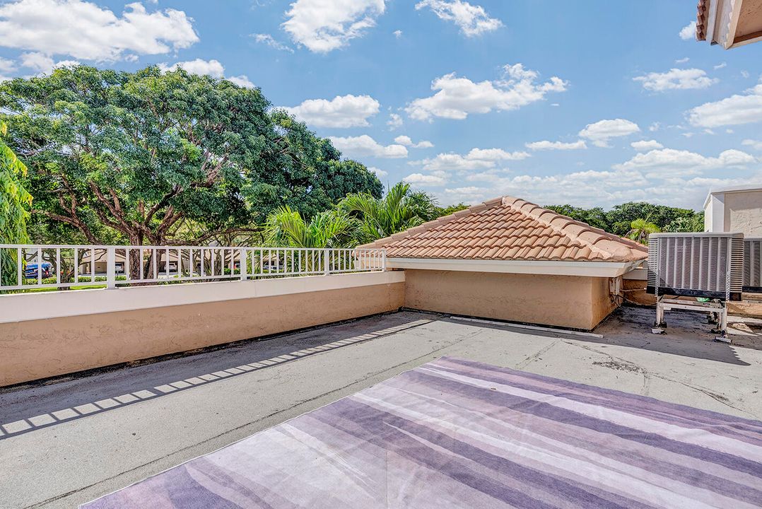 For Sale: $1,189,000 (3 beds, 2 baths, 2038 Square Feet)