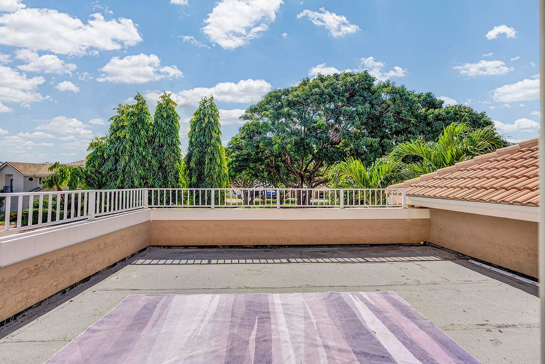 For Sale: $1,189,000 (3 beds, 2 baths, 2038 Square Feet)