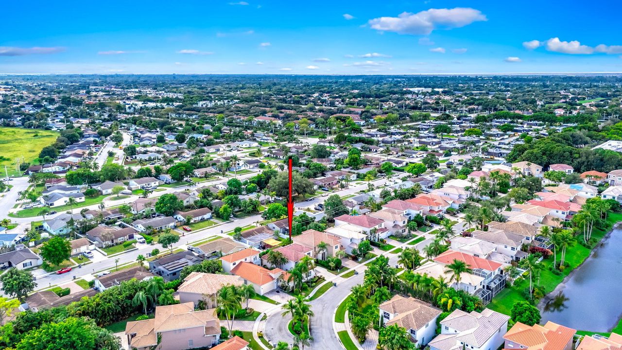 For Sale: $749,900 (4 beds, 2 baths, 2476 Square Feet)