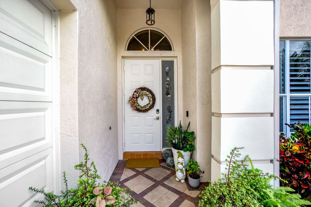 For Sale: $749,900 (4 beds, 2 baths, 2476 Square Feet)