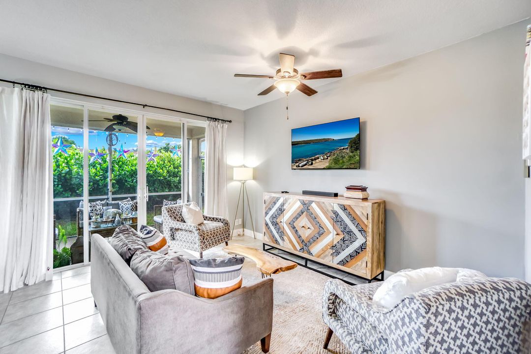 For Sale: $749,900 (4 beds, 2 baths, 2476 Square Feet)