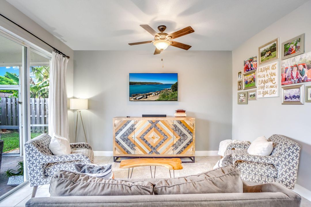 For Sale: $749,900 (4 beds, 2 baths, 2476 Square Feet)