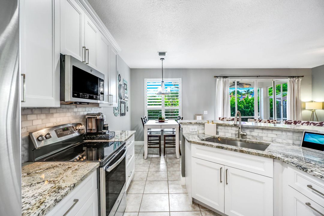 For Sale: $749,900 (4 beds, 2 baths, 2476 Square Feet)