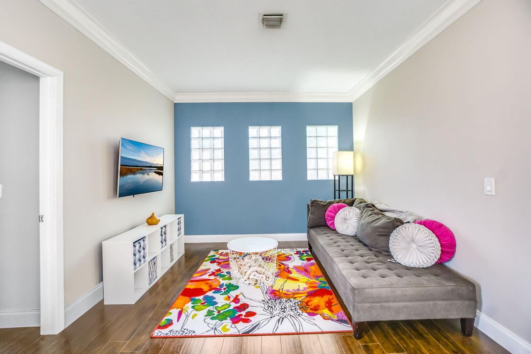 For Sale: $749,900 (4 beds, 2 baths, 2476 Square Feet)