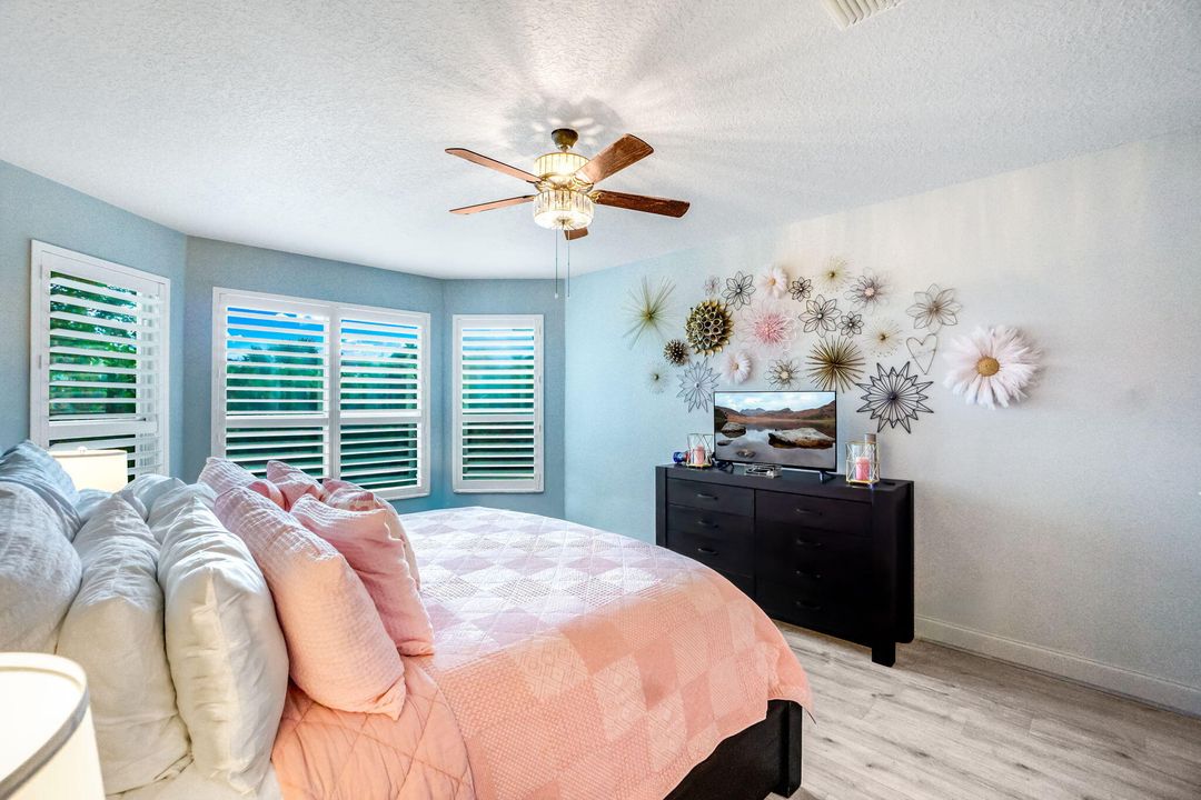 For Sale: $749,900 (4 beds, 2 baths, 2476 Square Feet)