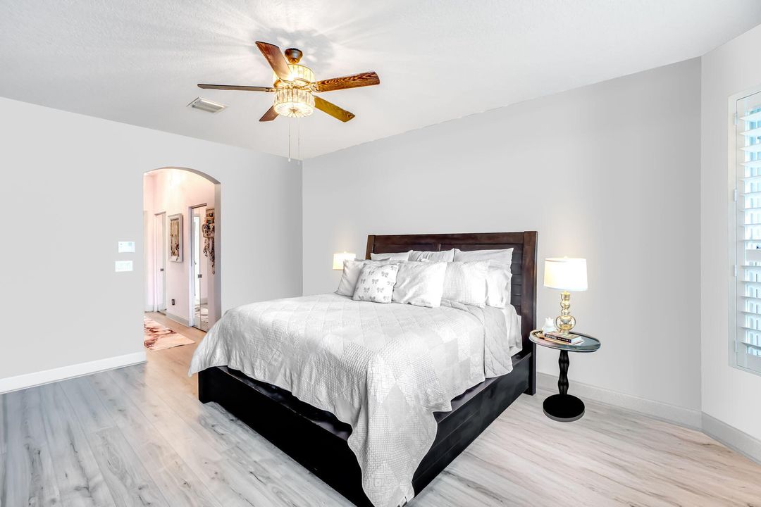 For Sale: $749,900 (4 beds, 2 baths, 2476 Square Feet)