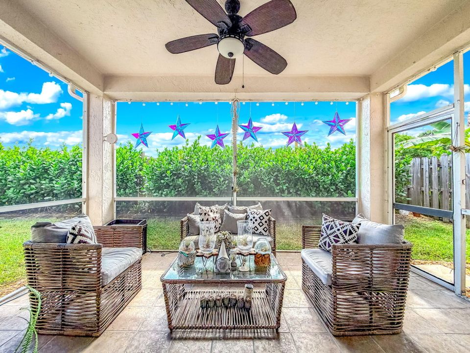 For Sale: $749,900 (4 beds, 2 baths, 2476 Square Feet)