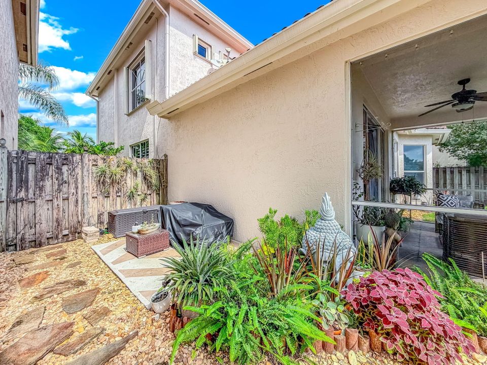 For Sale: $749,900 (4 beds, 2 baths, 2476 Square Feet)