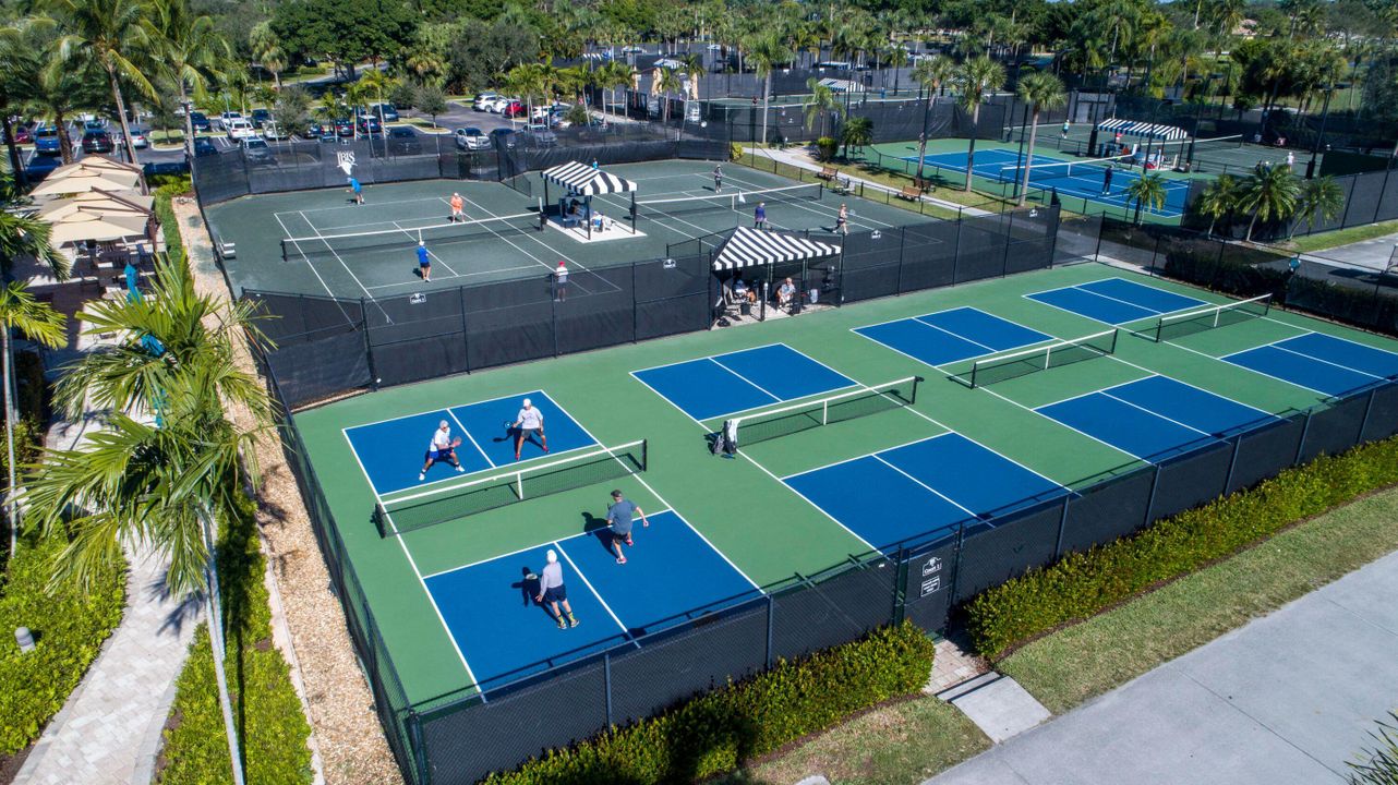 En Venta: $1,285,000 (3 camas, 3 baños, 3122 Pies cuadrados)