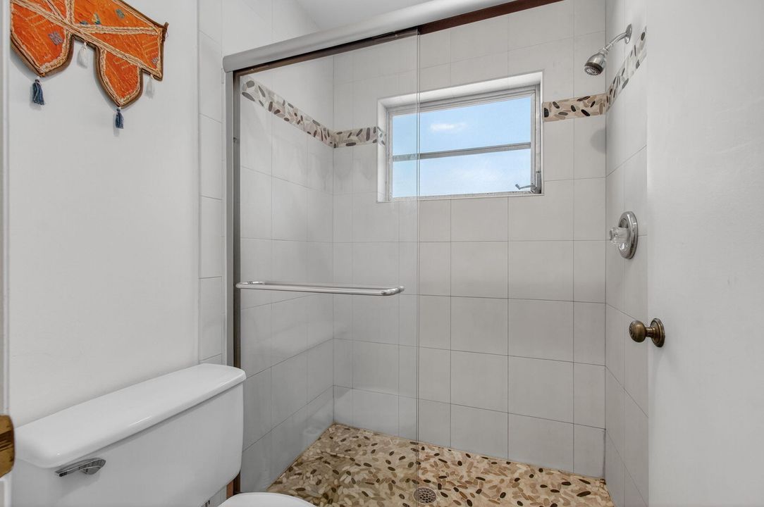 待售: $224,000 (2 贝兹, 2 浴室, 1137 平方英尺)