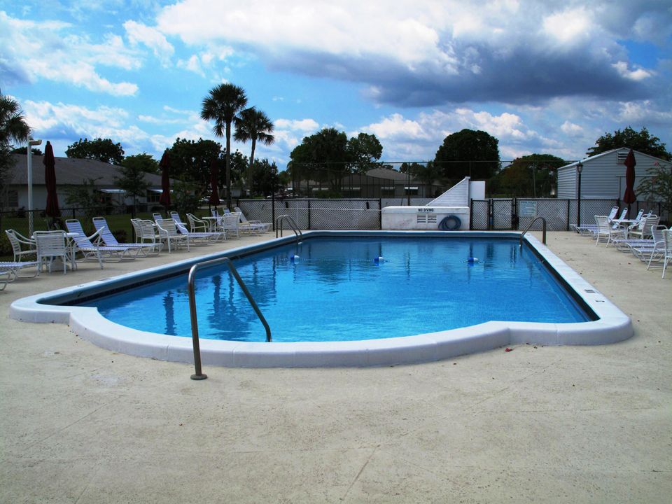 待售: $224,000 (2 贝兹, 2 浴室, 1137 平方英尺)