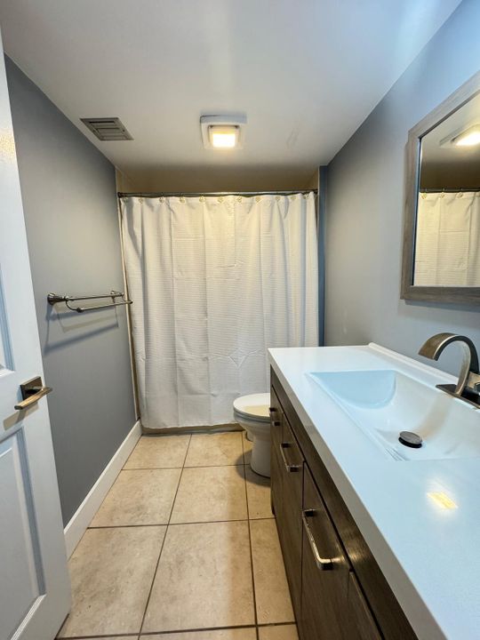 For Rent: $2,200 (2 beds, 2 baths, 1348 Square Feet)