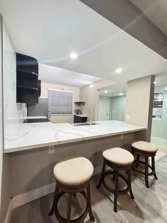 For Rent: $2,200 (2 beds, 2 baths, 1348 Square Feet)