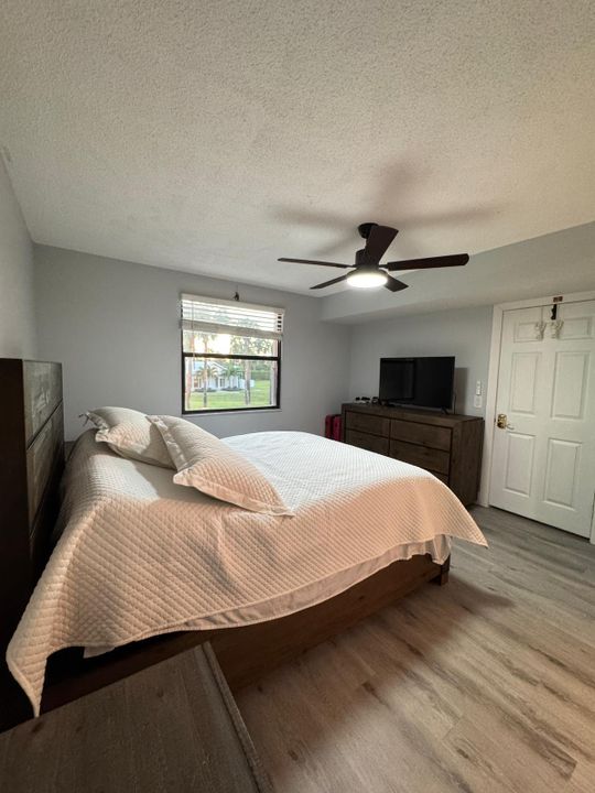 For Rent: $2,200 (2 beds, 2 baths, 1348 Square Feet)