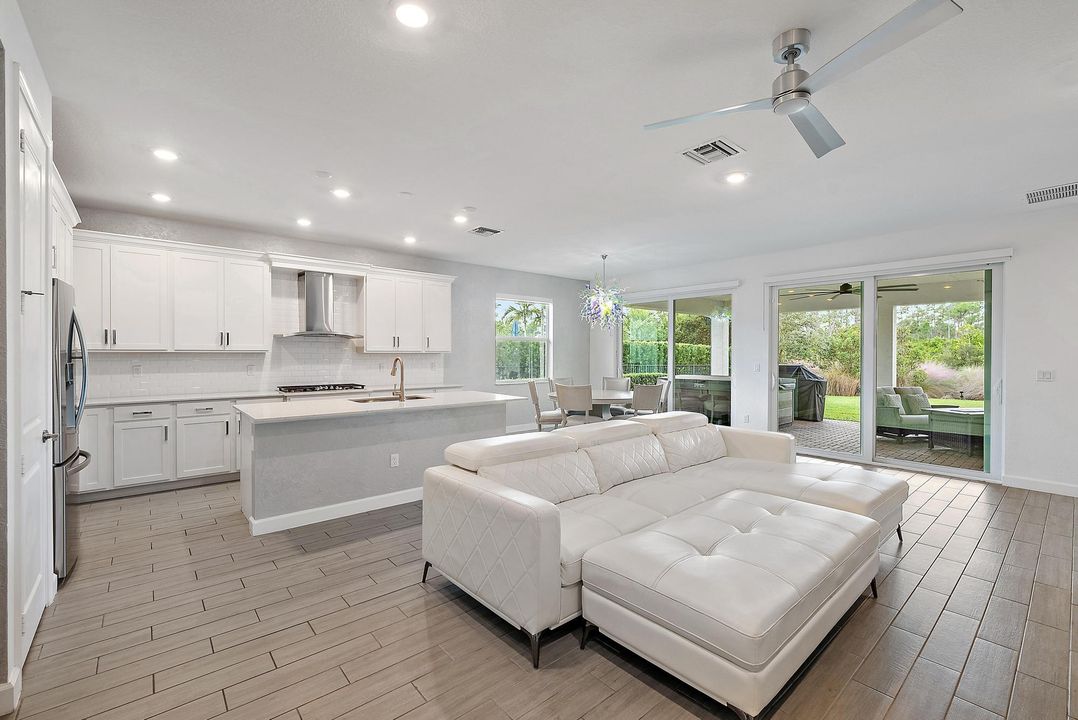 待售: $985,000 (3 贝兹, 3 浴室, 2809 平方英尺)