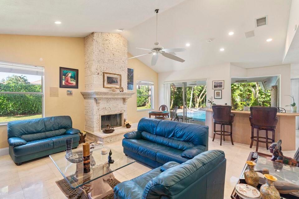 For Rent: $17,000 (5 beds, 4 baths, 4151 Square Feet)