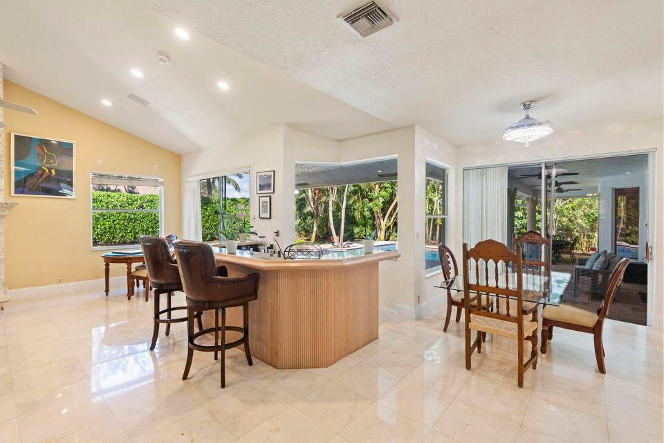 For Rent: $17,000 (5 beds, 4 baths, 4151 Square Feet)