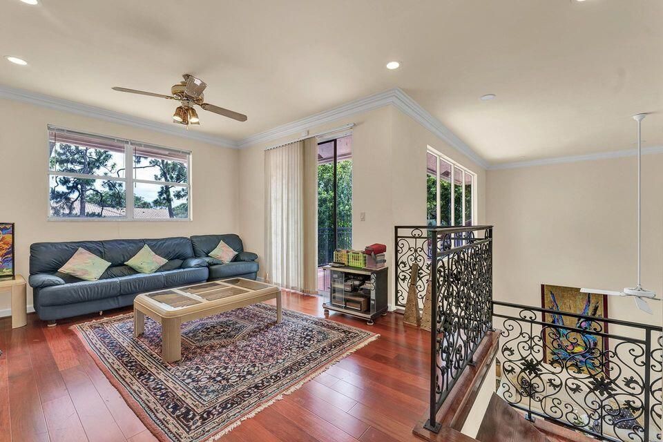 For Rent: $17,000 (5 beds, 4 baths, 4151 Square Feet)