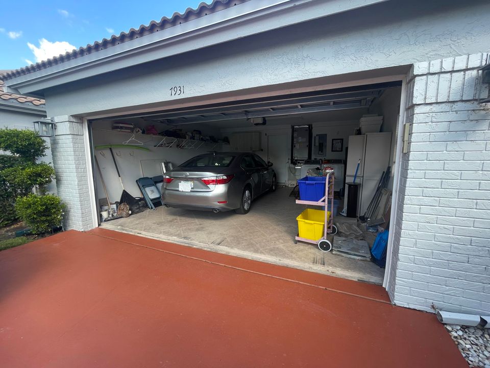 合同活跃: $529,900 (3 贝兹, 2 浴室, 2073 平方英尺)