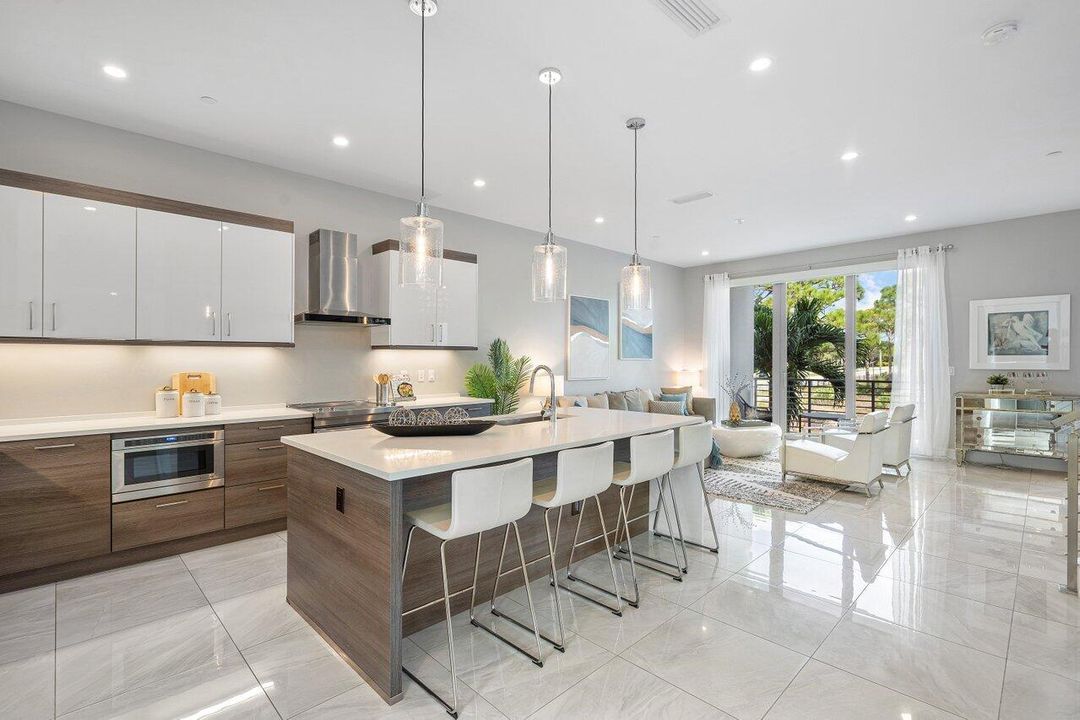 For Rent: $7,790 (3 beds, 3 baths, 2927 Square Feet)