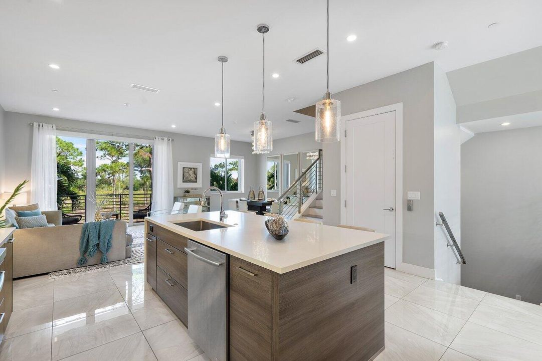 For Rent: $7,790 (3 beds, 3 baths, 2927 Square Feet)