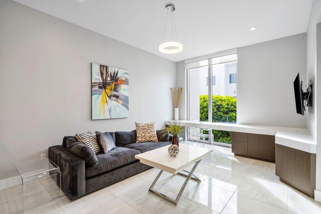 For Rent: $7,790 (3 beds, 3 baths, 2927 Square Feet)