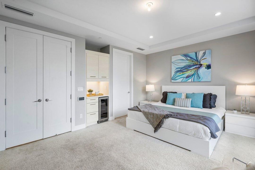 For Rent: $7,790 (3 beds, 3 baths, 2927 Square Feet)