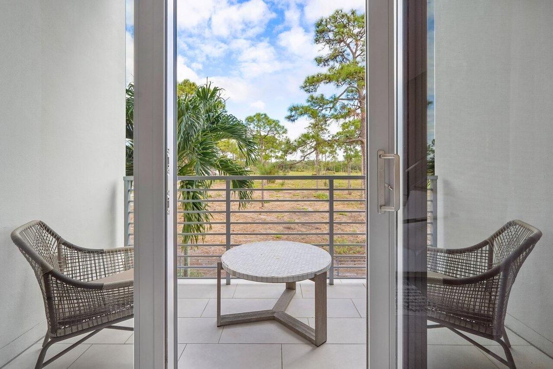 For Rent: $7,790 (3 beds, 3 baths, 2927 Square Feet)