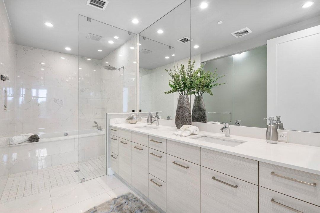 For Rent: $7,790 (3 beds, 3 baths, 2927 Square Feet)