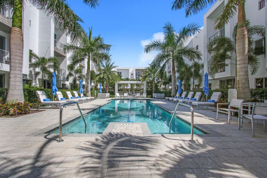 For Rent: $7,790 (3 beds, 3 baths, 2927 Square Feet)