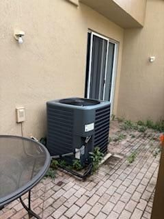 For Sale: $320,000 (3 beds, 2 baths, 1396 Square Feet)