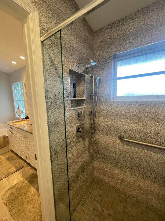 合同活跃: $529,900 (3 贝兹, 2 浴室, 2073 平方英尺)